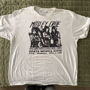 Montley crue graphic tshirt